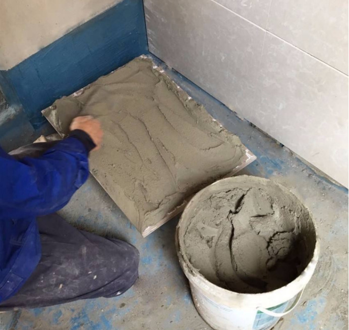 墙上贴的瓷砖空鼓快掉下来了该怎么补补